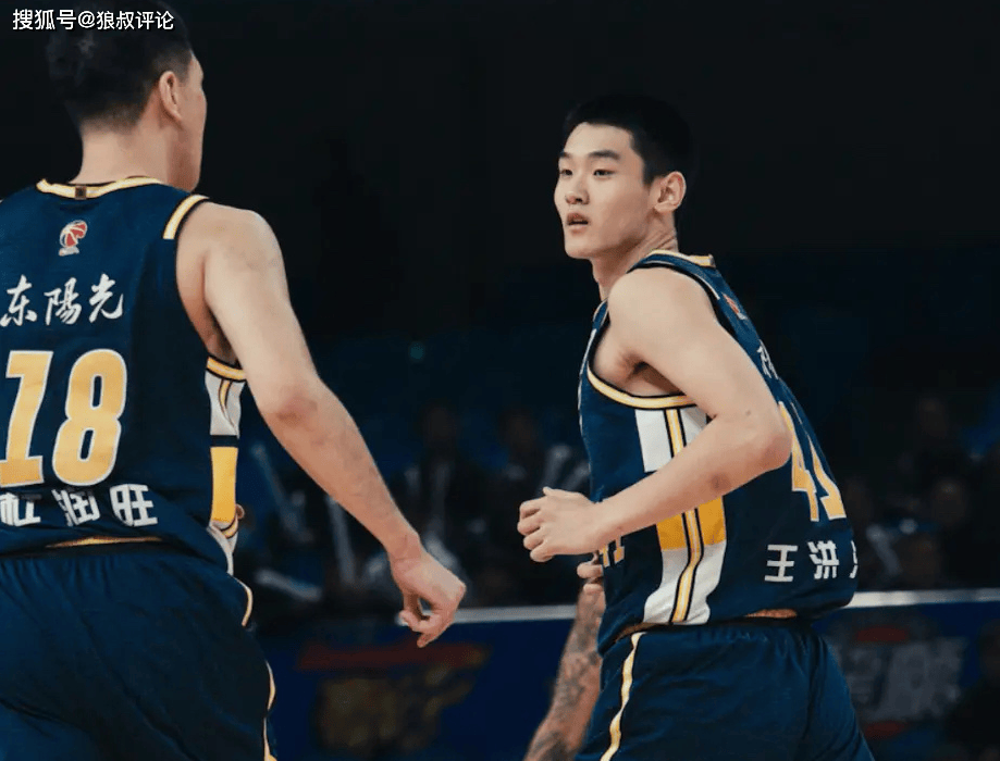 王洪泽：我能从杜锋指导身上学到很多，让我印象最深刻的是狠劲