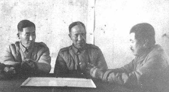 部下犹豫他拿200两黄金让部下安家,这才起义