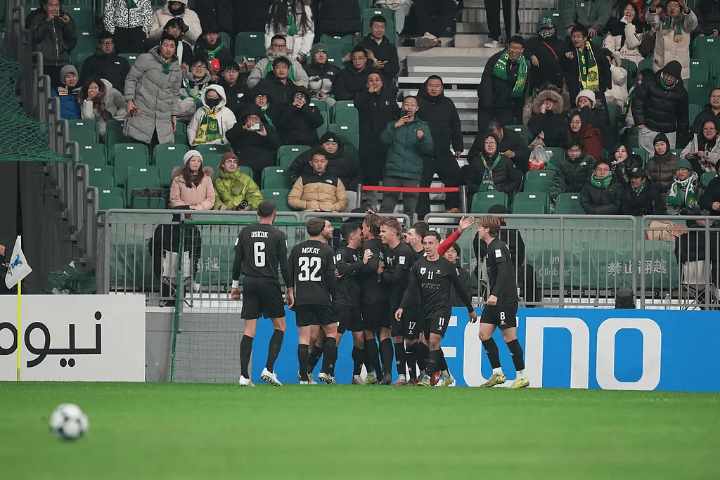 官方：因球迷在亚冠比赛向场内扔东西 国安被罚款5000美元