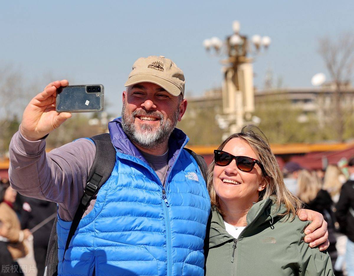 图片[12]-大量外国人涌入中国！钻小巷逛菜场，免签后体验式旅游爆火 -华闻时空