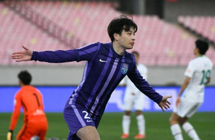 喜讯！德甲多特蒙德首次在3月6日官宣确认四位中国男足国脚同时加盟，两人来自鲁能队不可信