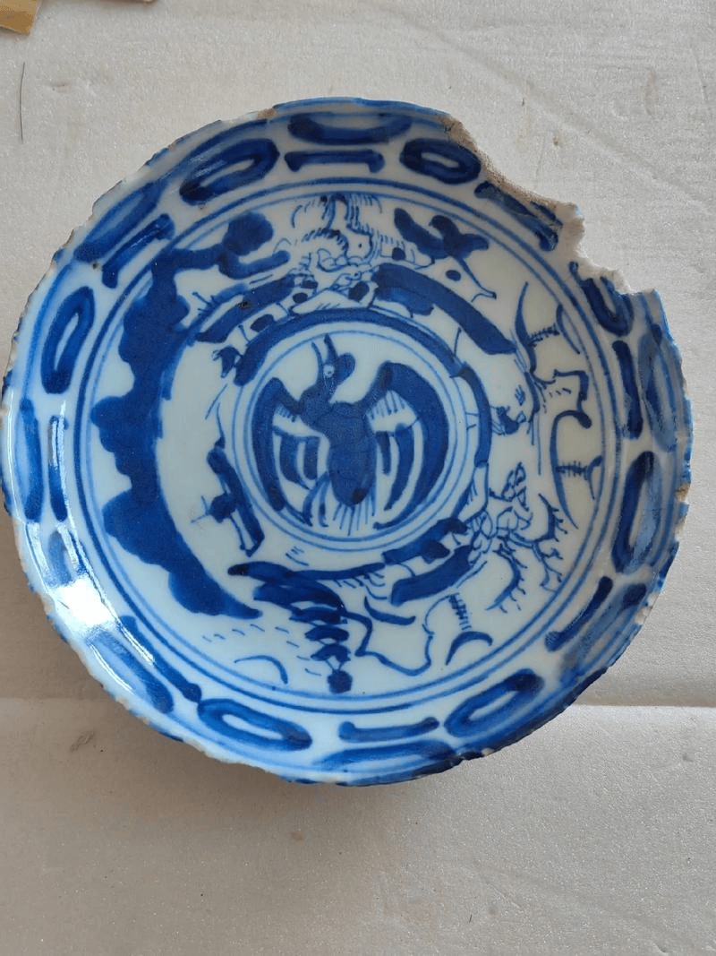 青花瓷器残盘的保护修复工艺与实践研究