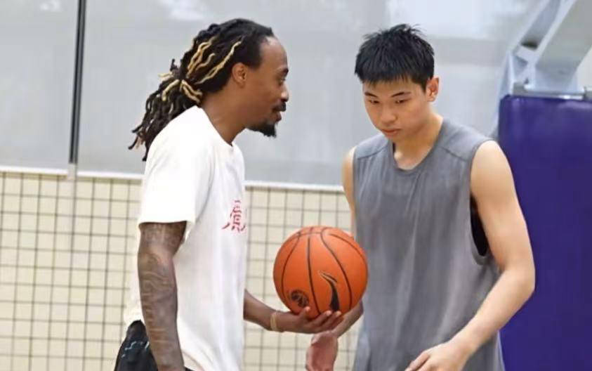 确认无疑！CBA后场新杀器强势加盟广东队，朱芳雨是否会断舍离萨林杰？