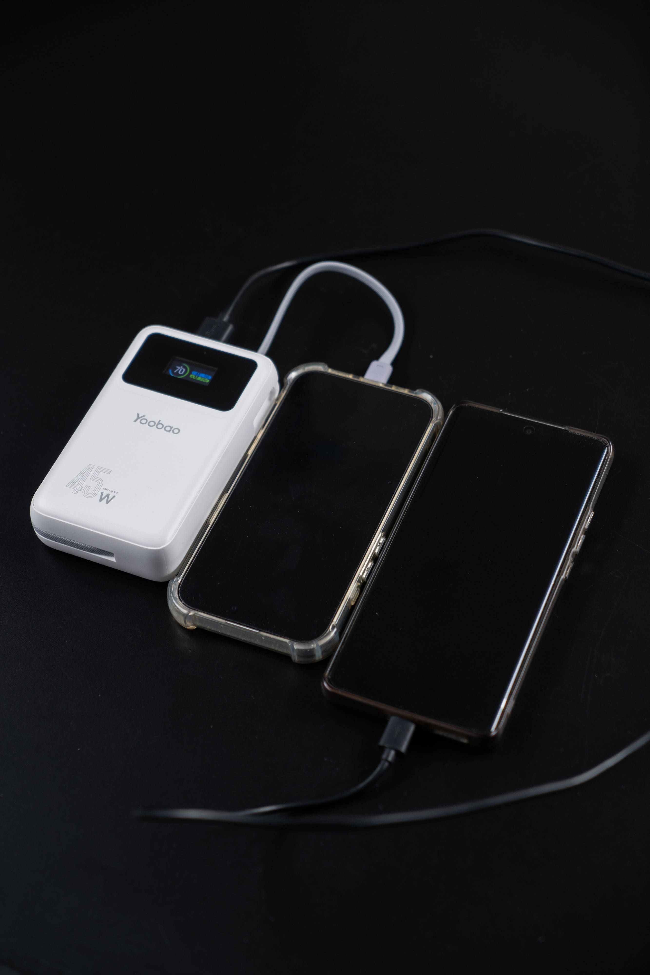 不到2.3张就能买到屏显大容量充电宝你敢信？羽博自带双线充电宝分享