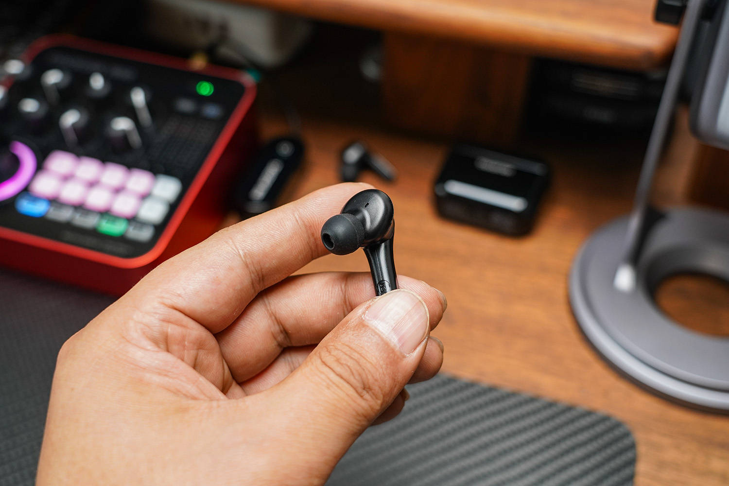 监听耳机怎么选？ 无线传输一拖多直播必备，得胜WPM-420评测分享