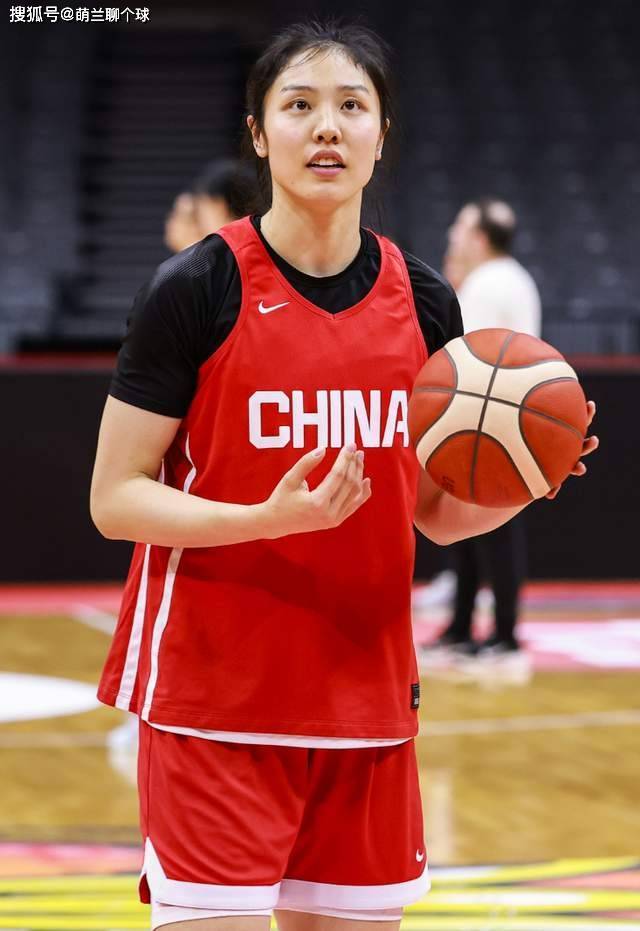 中国女篮12人名单基本明朗？9人稳了，昔日功勋或遭宫鲁鸣放弃？