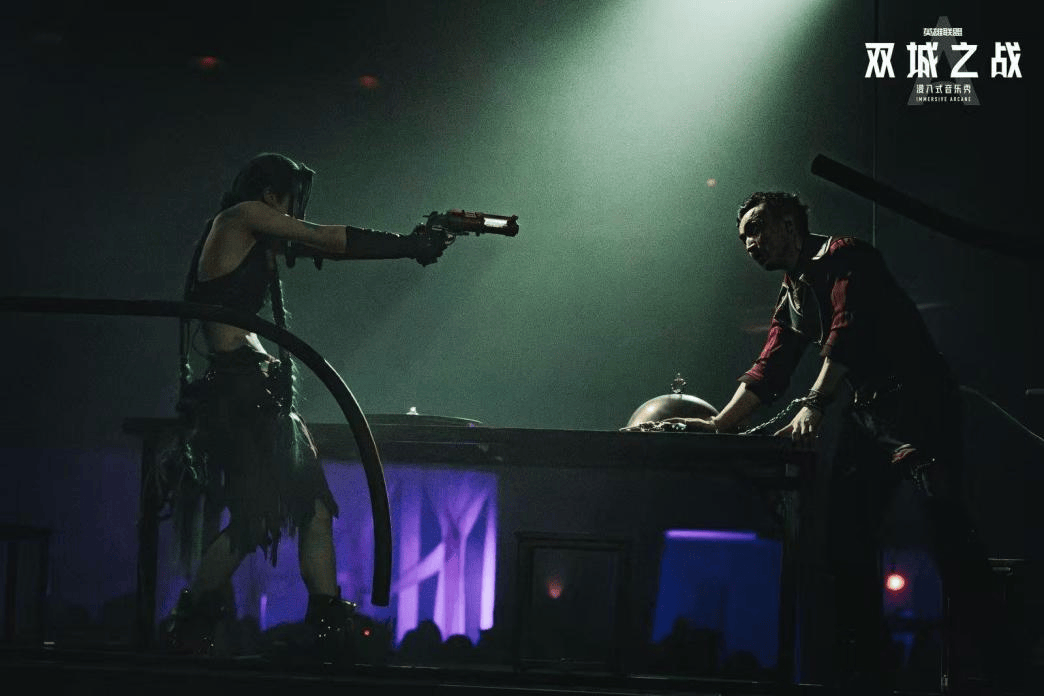 看完《双城之战》浸入式音乐秀后，我写了一篇游戏评测