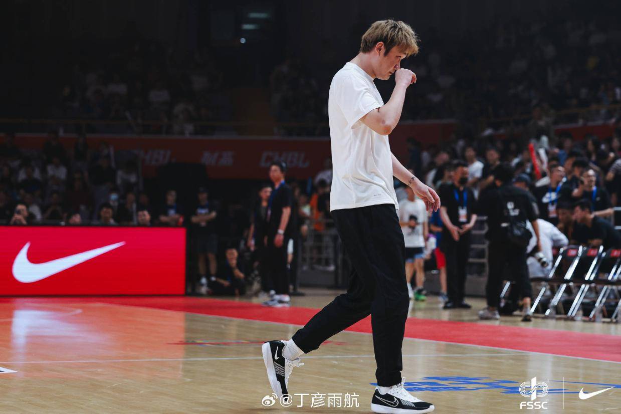 丁彦雨航退役：四字外援谢幕 江湖恩怨终散场