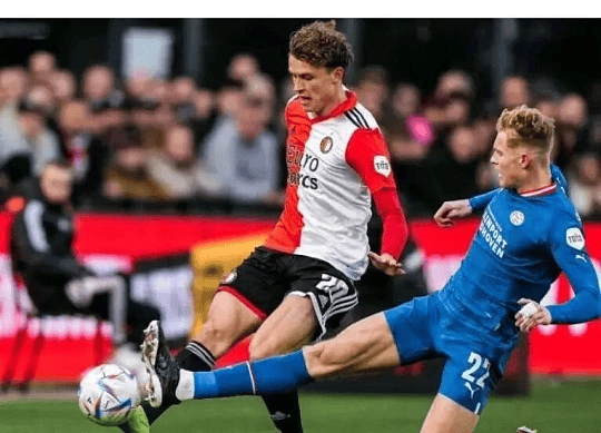 费耶诺德VS阿贾克斯:荷甲争冠生死战,谁能笑傲“飞燕德比”?