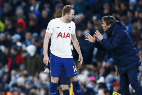 米兰体育报：斯洛特陷入信任危机，4.5亿镑投入难换欧冠资格，高层还敢让他继续花钱吗？