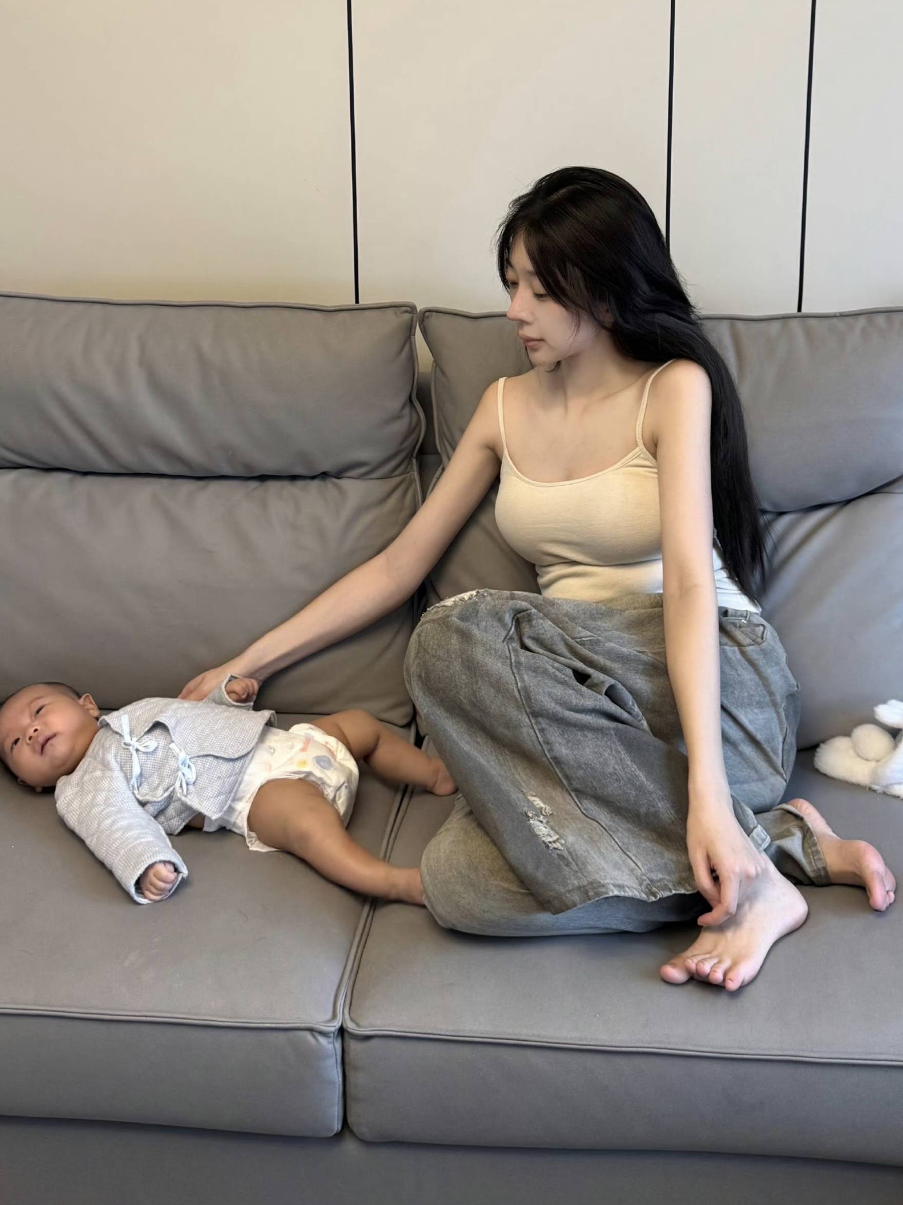 奶水自由的背后是妈妈用无数个涨奶夜换娃的吃饱喝足