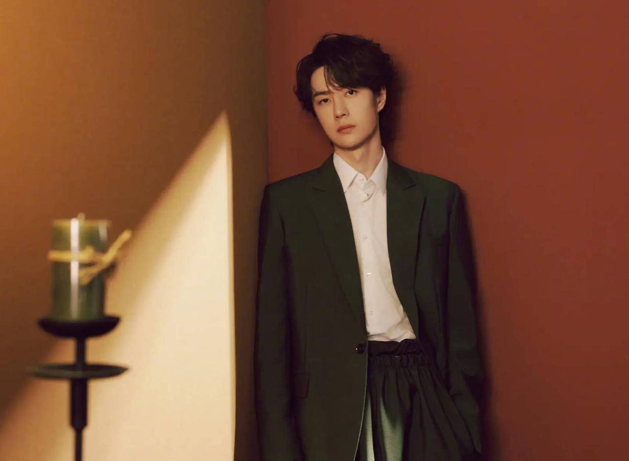 乐华娱乐官宣与王一博续签艺人管理合同，未来发展更紧密