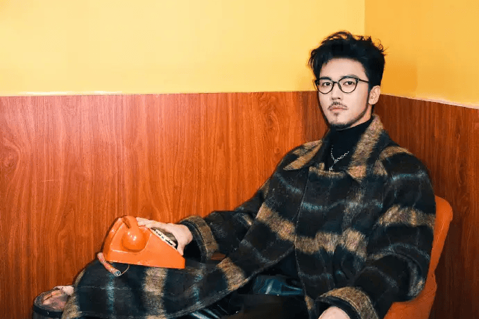 陈牧驰发文澄清与吴楚一关系 晒凭证证实借款已清