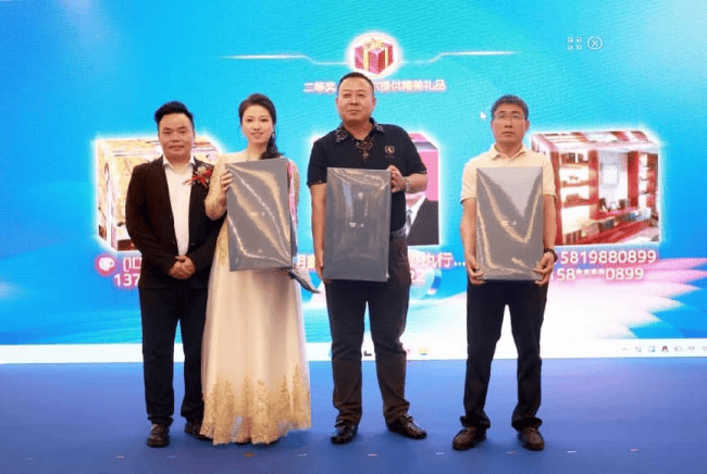 深圳市室内装饰行业协会十周年庆典启动仪式 暨第四届第一次理事会圆满落幕(图15) 深圳市室内装饰行业协会十周年庆典启动仪式 暨第四届第一次理事会圆满落幕(图15)