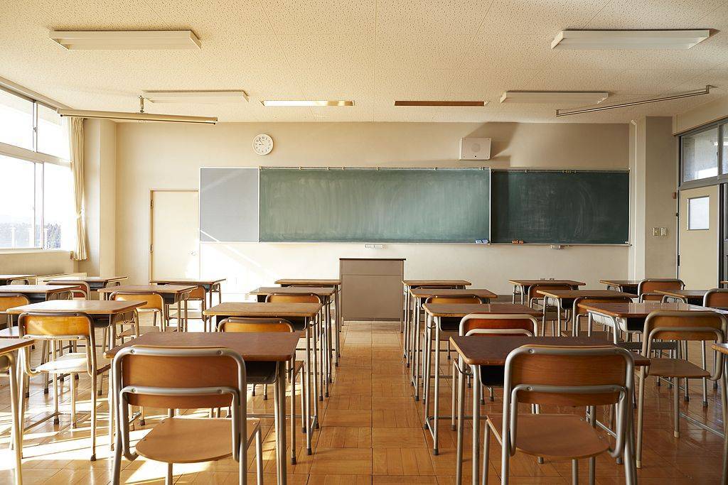 中小学不设重点班，先得打破升学率执念