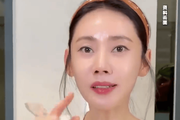 秋瓷炫曝儿子学中韩英三语 巴黎旅行成英语小翻译中文词汇超妈