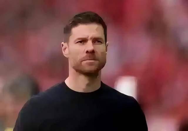 巴勃罗希望埃基蒂克考虑西甲,伯纳乌高层对阿隆索的标准太苛刻