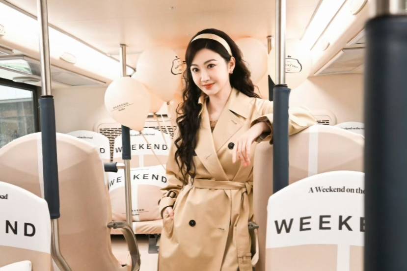 景甜风衣造型惊艳亮相 畅谈时尚艺术融合新体验