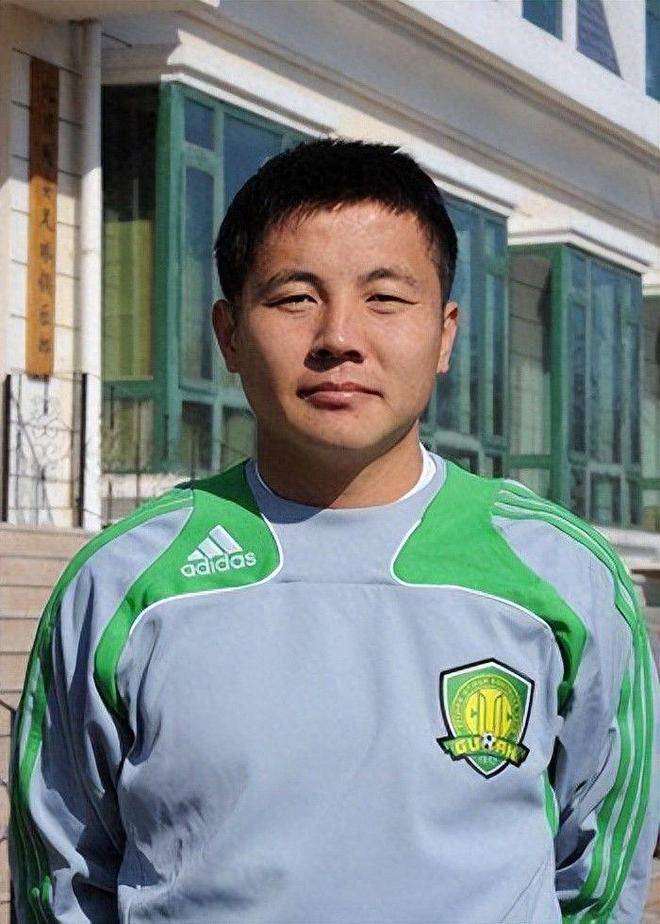 前国脚王珂现状：回山东老家，上海娇妻夫唱妇随，如今已是大老板