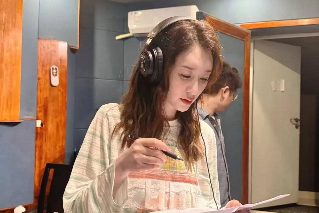 李小冉回应《浪姐》退出传闻：全力追赶优秀姐姐