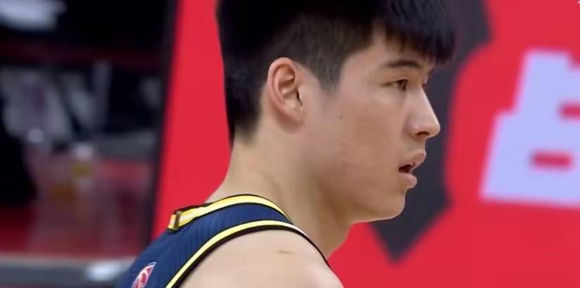 领先19分遭惊天逆转！广东队输球真凶并非徐杰，杜锋换人才是关键