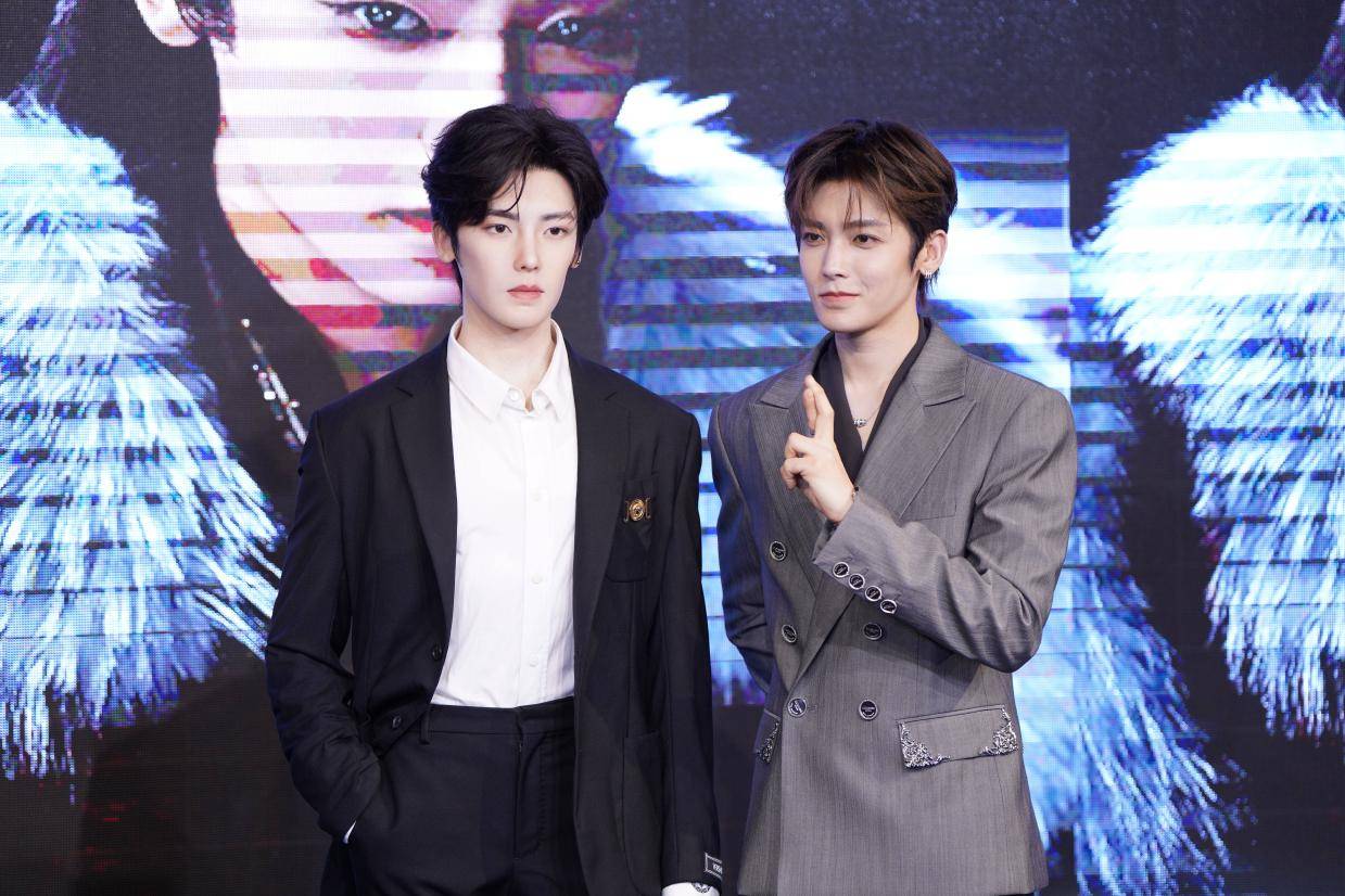 侯明昊蜡像馆揭幕展绅士魅力 畅谈十年星路感悟未来规划