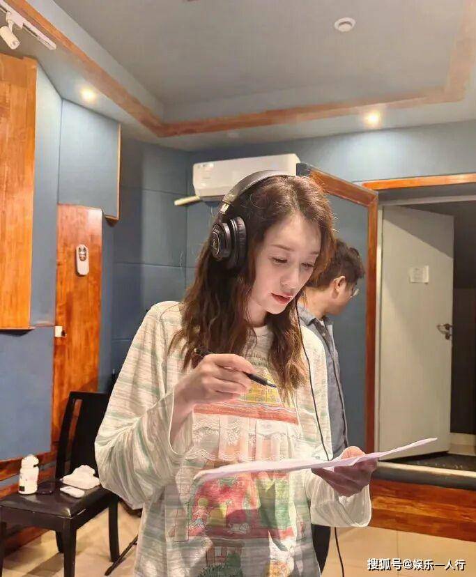 原创 李小冉被曝退出浪姐，仅用7个字回应传闻！发文：努力赶上优秀的姐姐们封面图