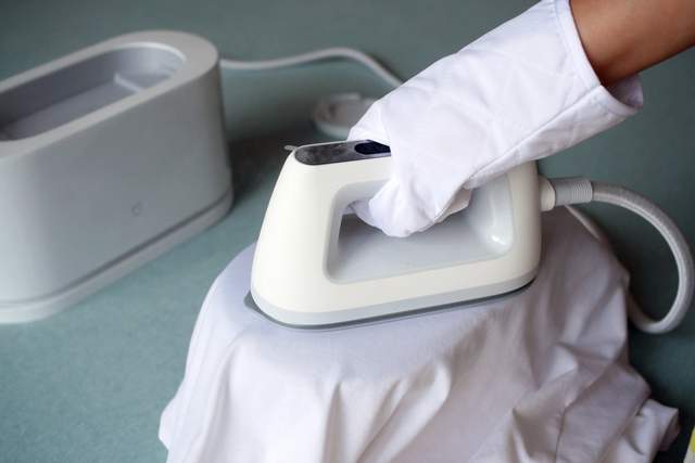 米家熨烫机2评测：除菌除螨，熨衣从此告别“皱”烦恼