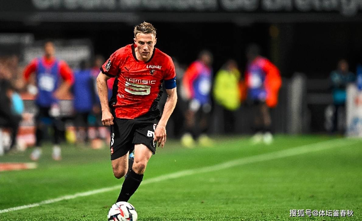 性价比高！曼联左后卫补强首选浮现，仅1400万，实力堪比豪门标王