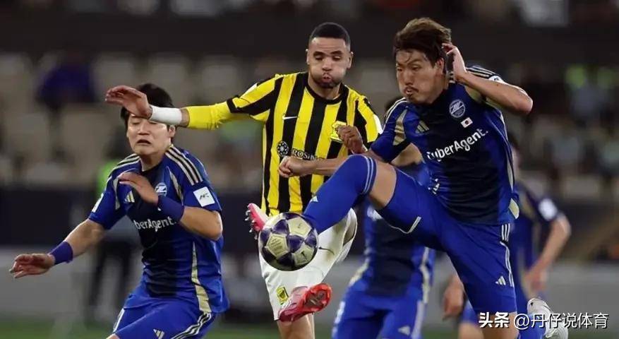 反转！亚足联：马宁执法无漏判，吉达联合或遭3重罚视频画面曝光