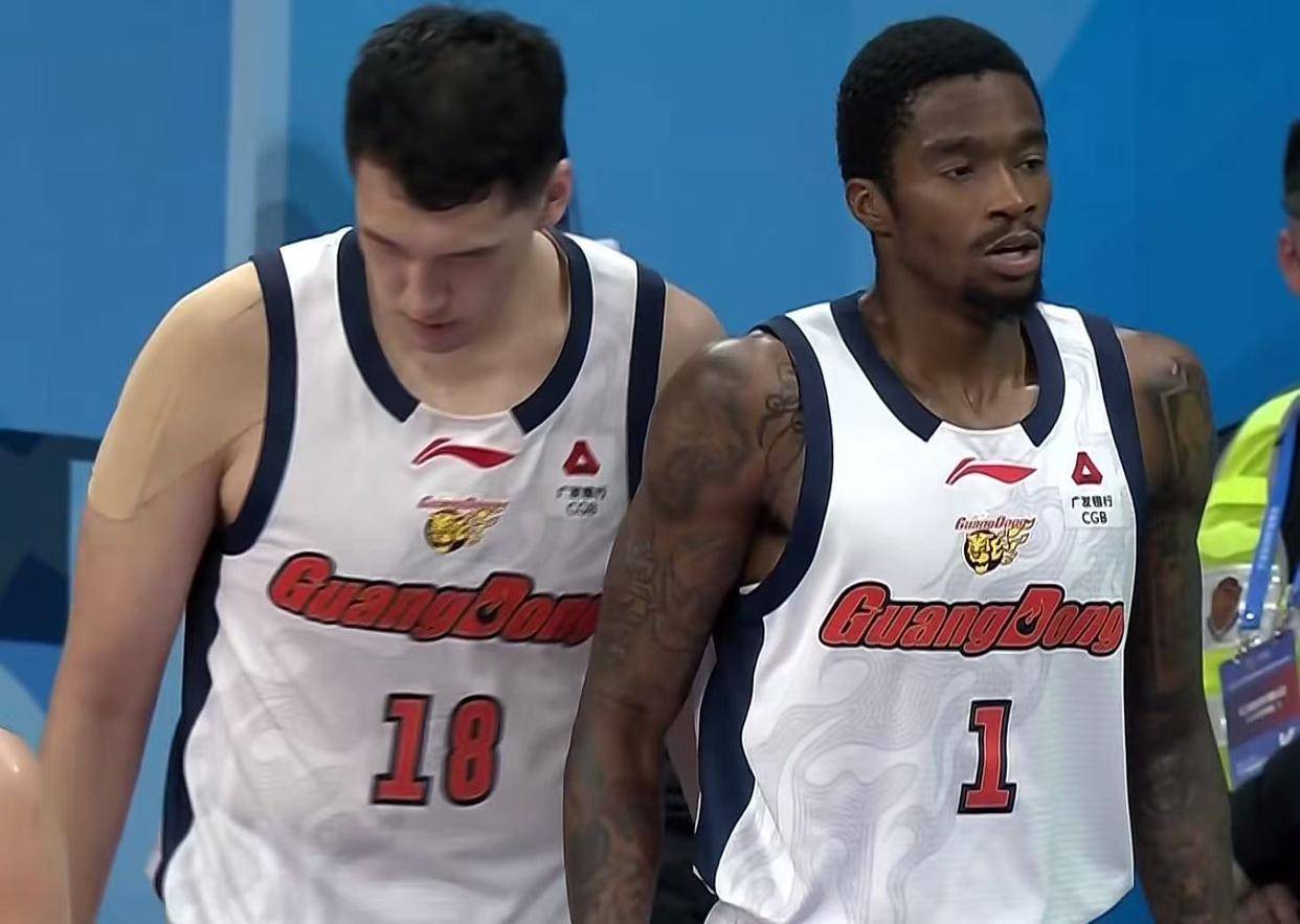 确认不打了！广东最强小外援正式赛季报销，杜锋痛失争冠底牌！