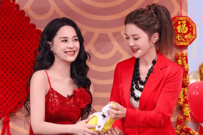 众星齐贺蔡卓妍大婚 阿娇深情寄语：愿你永远被宠爱