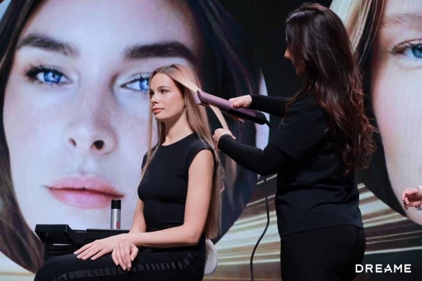 《追觅硅谷发布会周持续高燃，苹果联合创始人沃兹到场站台追觅手机》