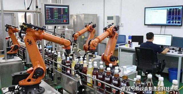 灌装机械：饮料瓶里的工业奇迹，每天几万瓶这么灌出来的