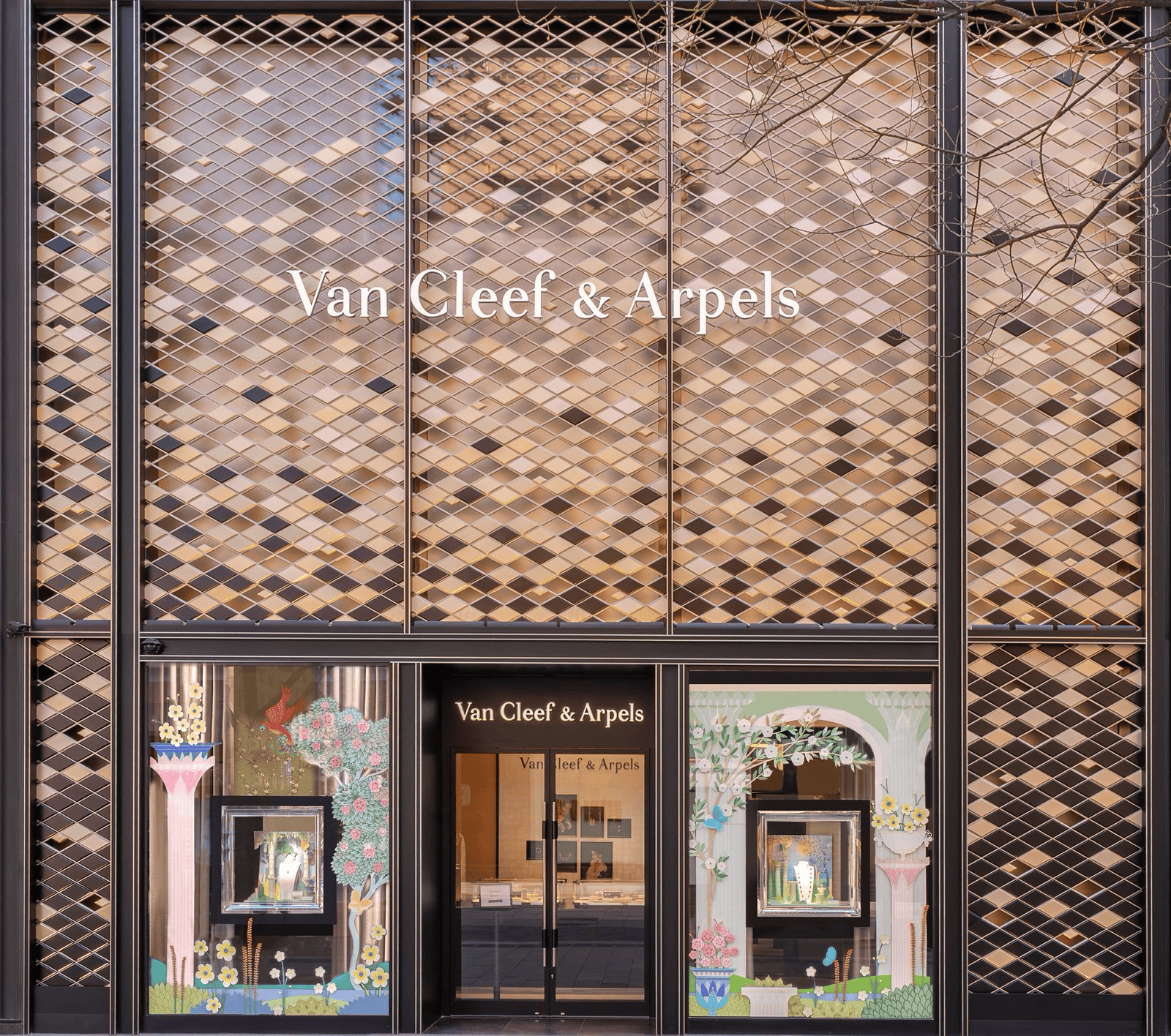 梵克雅宝携手法国艺术家Charlotte Gastaut 于北京王府中環精品店续写蝶舞花开的春日诗篇