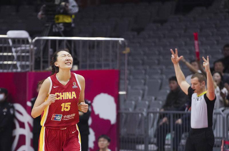 韩旭李月汝留队 新赛季WNBA有望再现中国德比