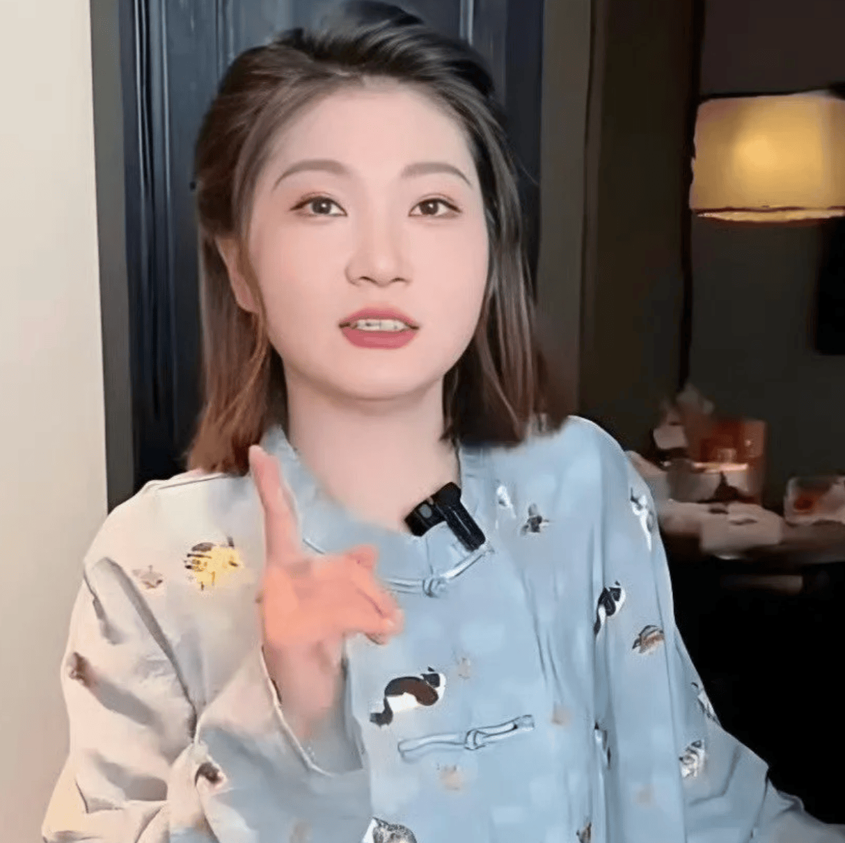 王暖暖顺利解约反被骂！网友要求封杀她，终究还是被流量反噬了