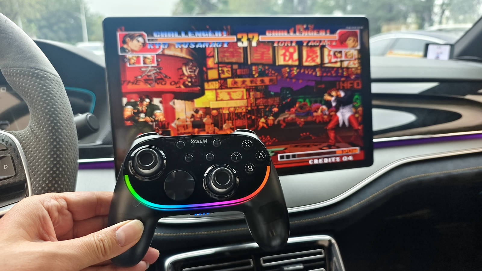车机游戏绝配,西圣GC1游戏手柄+比亚迪唐DM-i,休闲娱乐新玩法!