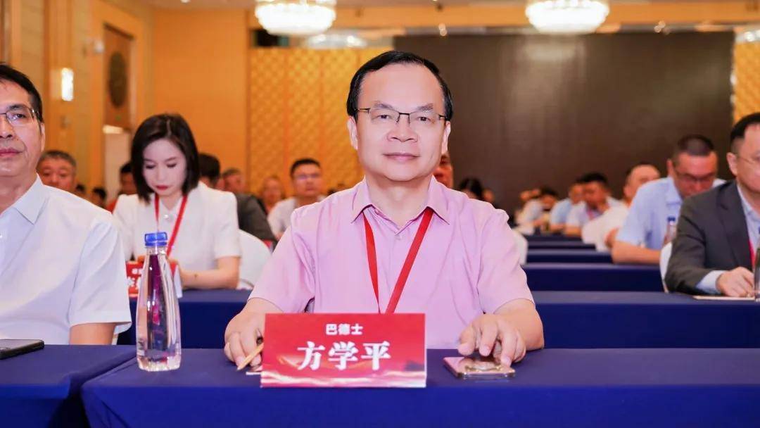 涂荣誉丨闪耀第三届仿石涂料峰会，巴德士获“功勋品牌”六项大奖 
