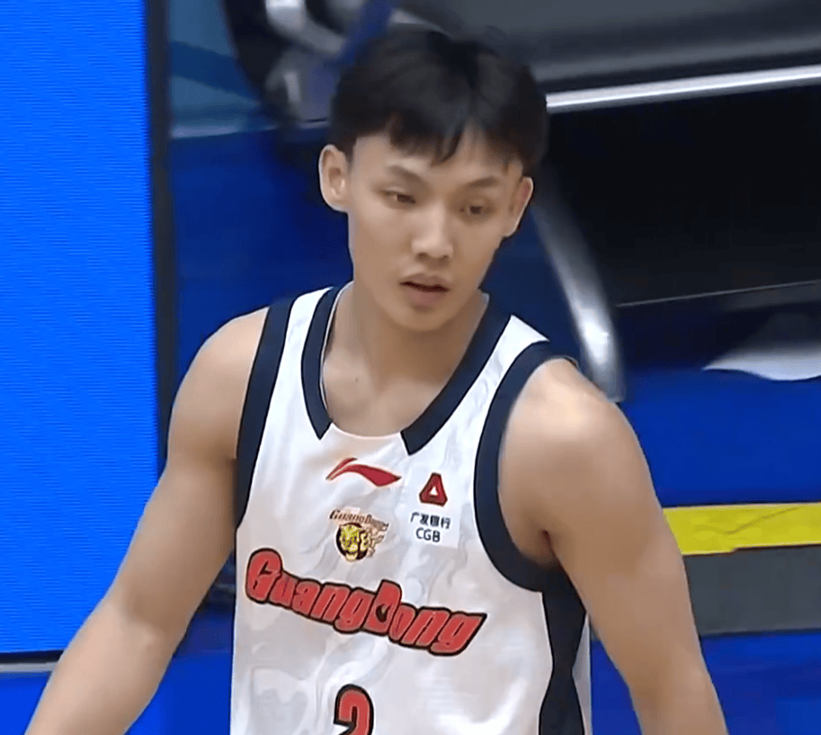 宏远早报！徐杰重启赴美特训，胡明轩改变计划，周鹏有望回归广东