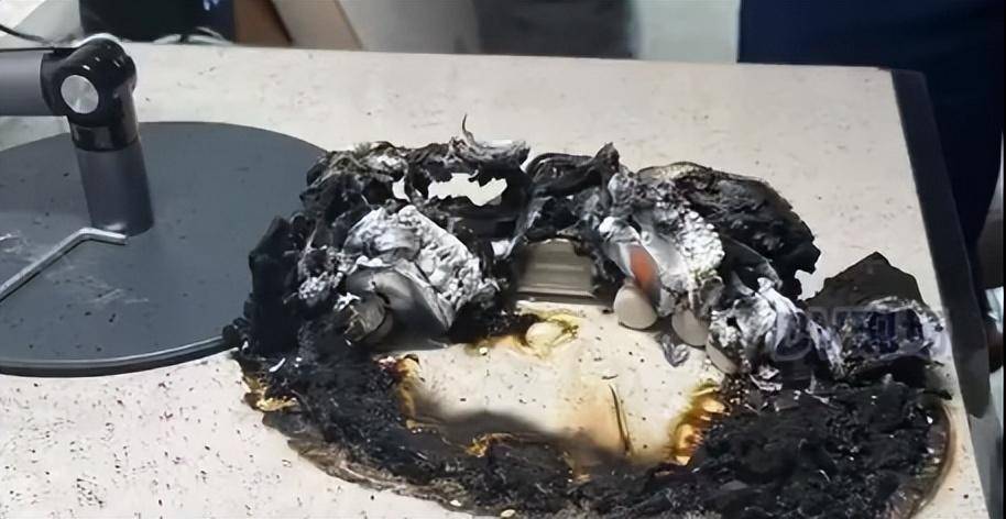 女子称倍轻松按摩仪充电时自燃 品牌:起火原因等待调查结果(图1) 文章配图-1