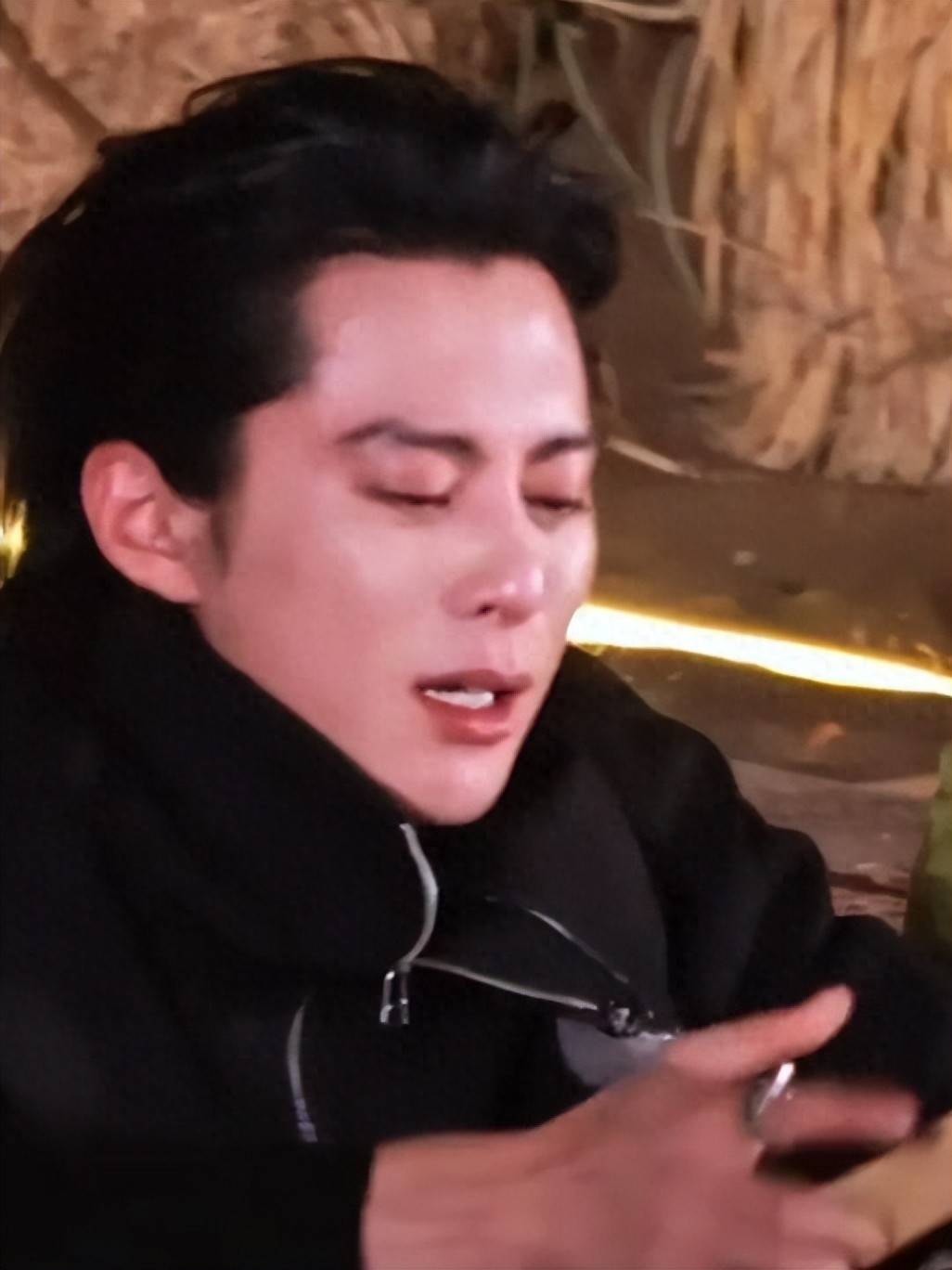 原创            王鹤棣深夜发文引骂战？三个雷区踩中大众底线，8年友情毁于一旦