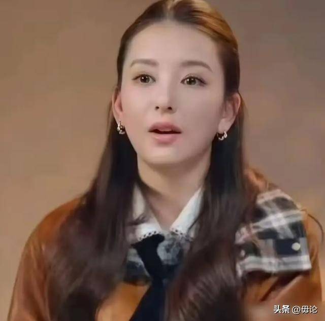 原创            郭富城方媛逛宜家被偶遇！两人挽胳膊很甜蜜，方媛被怀疑产后抑郁