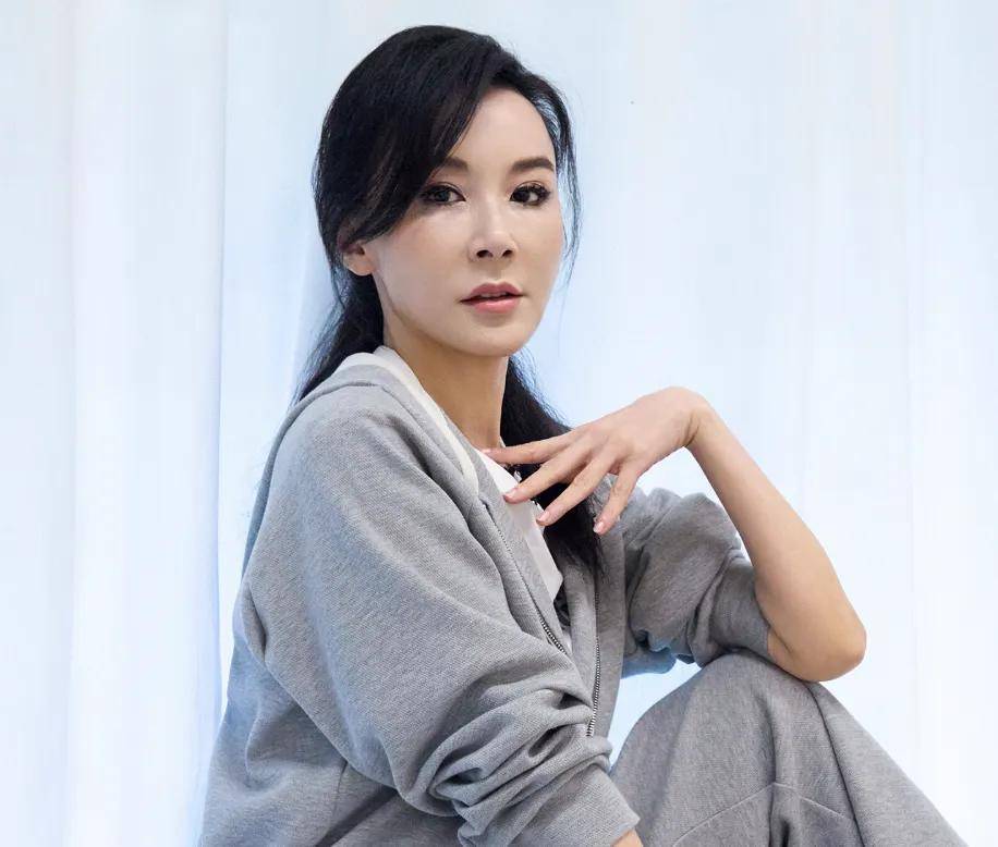 原创            迟来的真相！萧蔷因立场遭林志玲和台媒打压，第一美女头衔被抢走