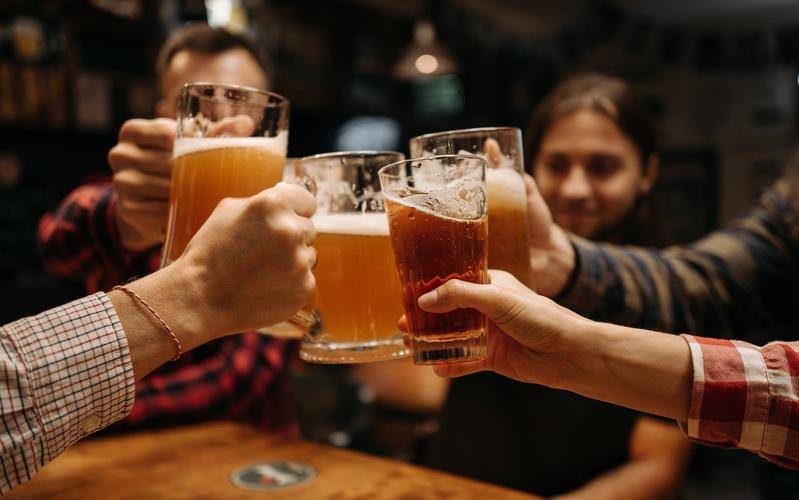 原创            医生发现：男性若长期不喝酒，用不了多久，身体或出现6大改变