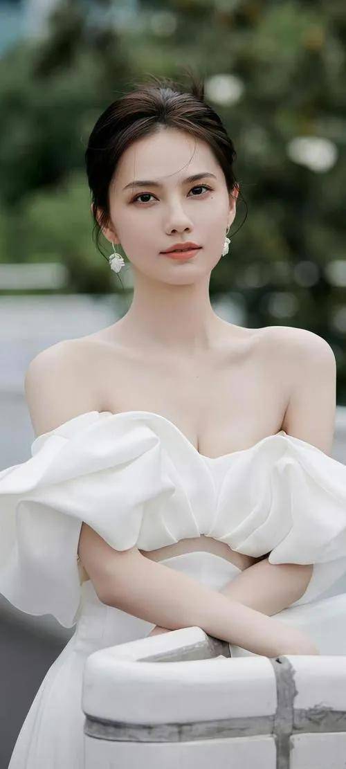 姜珮瑶性感写真风情万种！四大惊艳角色更是美爆了