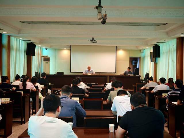 淮安市公路中心开展年轻党员干部廉政专题教育活动 图3
