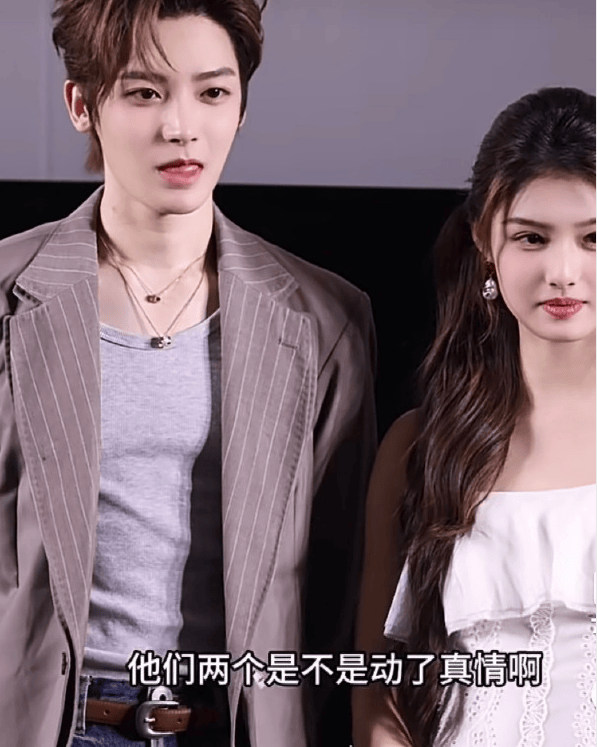 《雀骨》导演怀疑侯明昊艾米动了真情!女主听了害羞脸红
