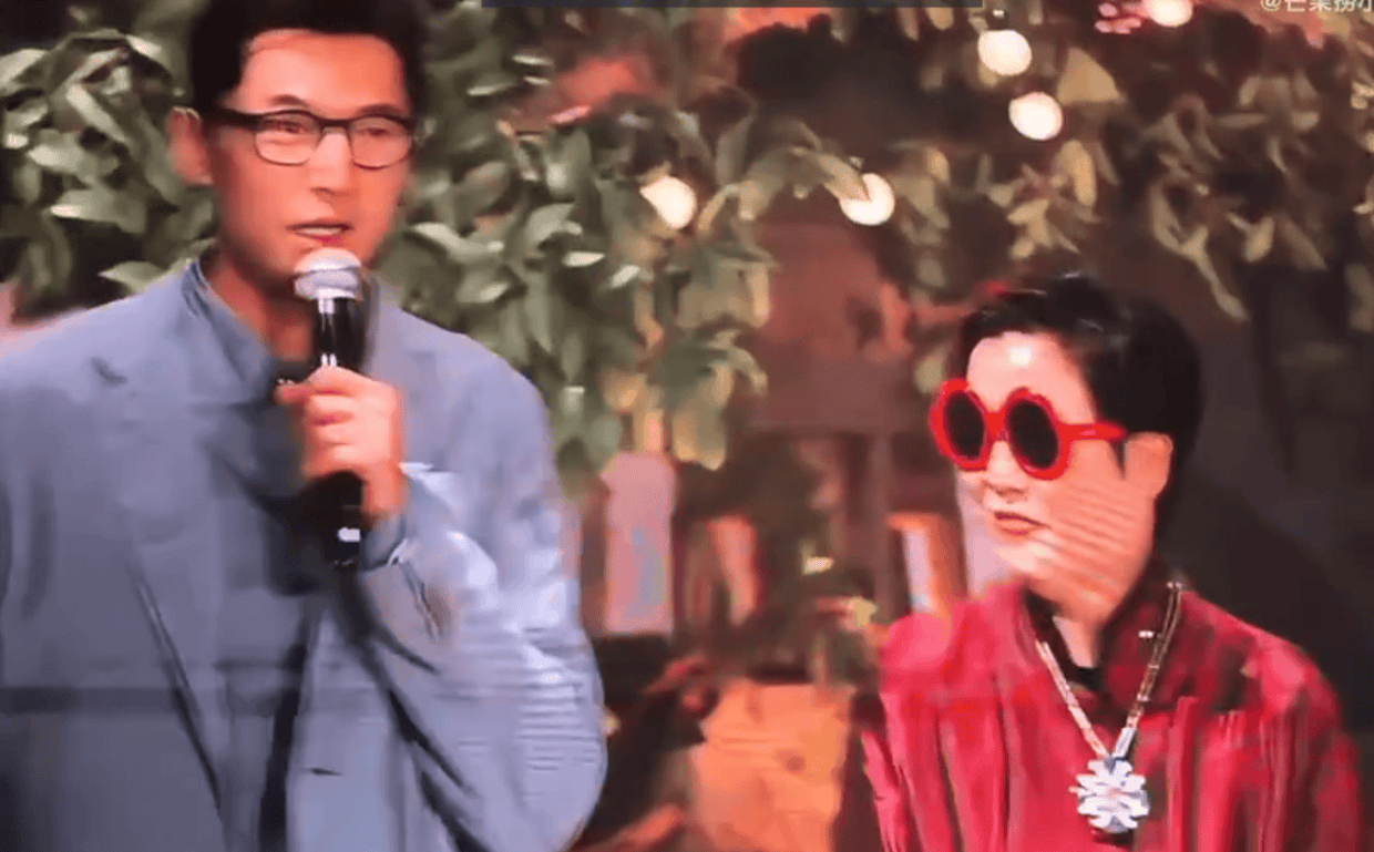 胡歌亮相好友婚礼担任戒指使者 幽默自嘲年龄已到