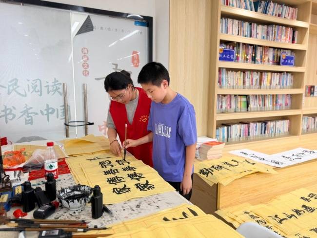 青仔暑托启新程 暖心守护伴成长(图2) 青仔暑托启新程 暖心守护伴成长(图2)